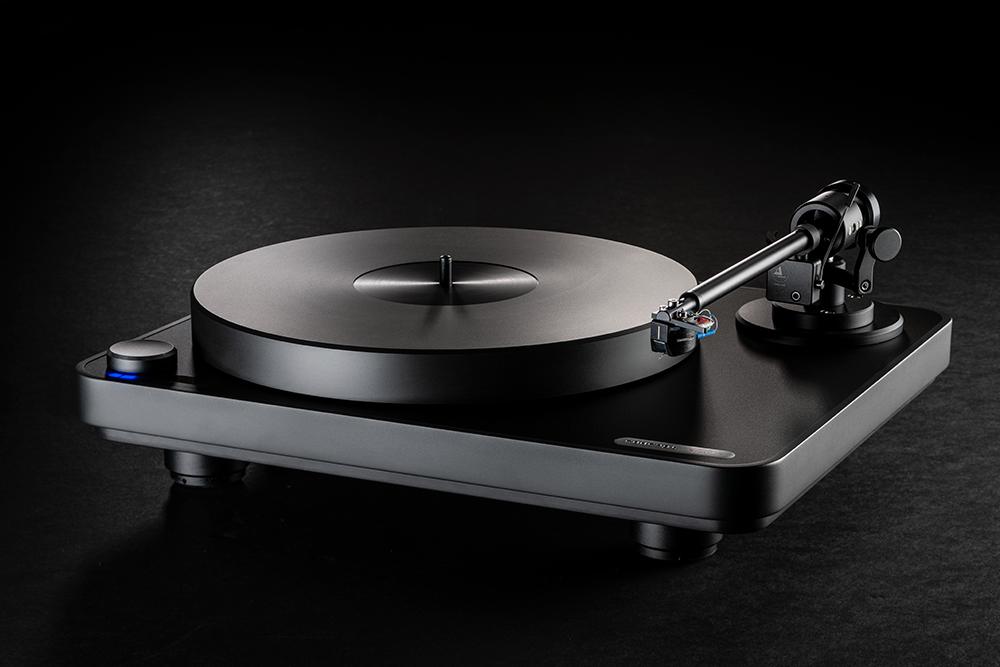 New Clearaudio Turntable Announced: Meet Signature [US Market Exclusive]
