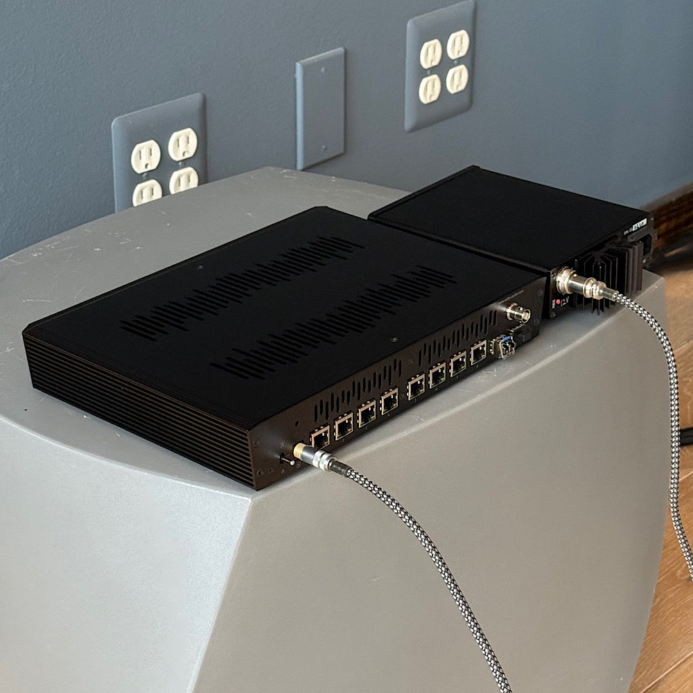 SOtM sNH10-G ethernet switch, FARAD Super3 LPSU with FARAD Level 2 S, Pre-Owned