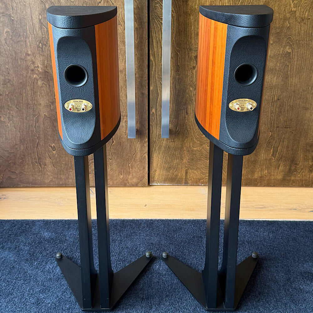 Sonus Faber Liuto Bookshelf speaker with stands, Pre-Owned
