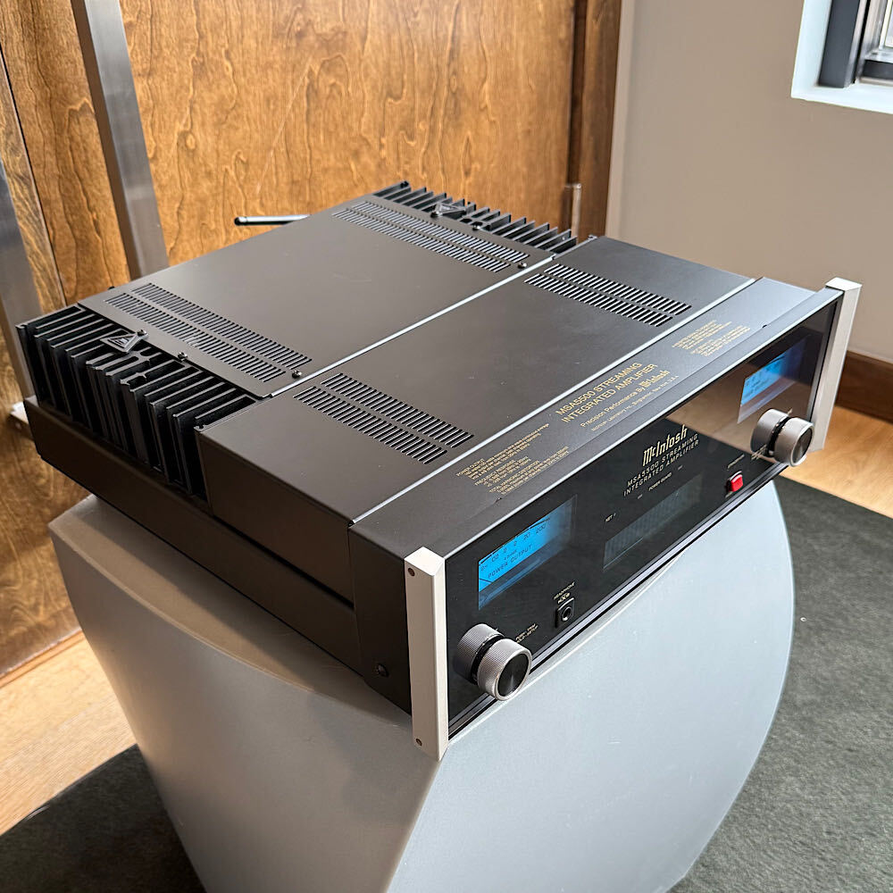 McIntosh MSA5500 Integrated streaming amplifier, Ex-Demo