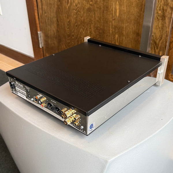 McIntosh MP100 Phono Preamplifier, Ex-Demo