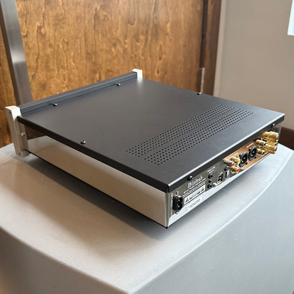 McIntosh MP100 Phono Preamplifier, Ex-Demo