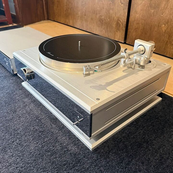 Burmester 175 Turntable, Silver, Demo