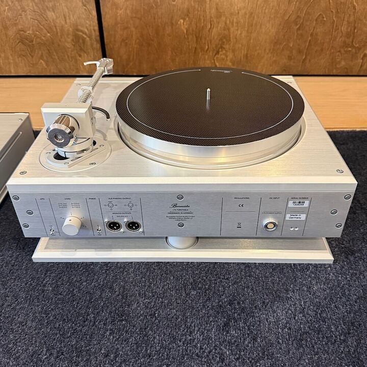 Burmester 175 Turntable, Silver, Demo