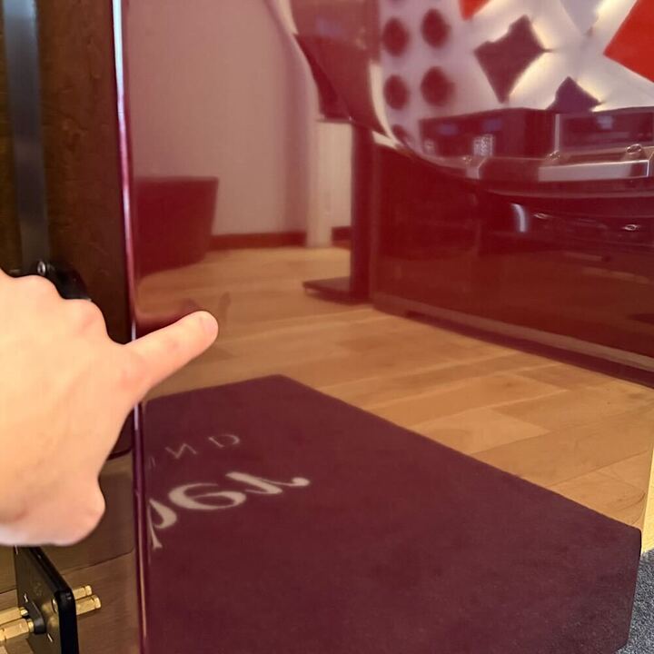 Wilson Audio Certified Authentic Pre-Owned Alexia 1 Floorstanding Speakers, Carmen Red